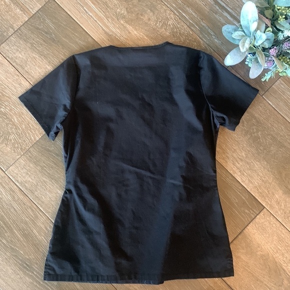 Disney Halloween scrub top sz small - Picture 9 of 9